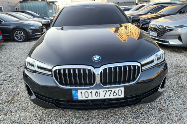 2022 BMW 5 серии с пробегом 66 894 км