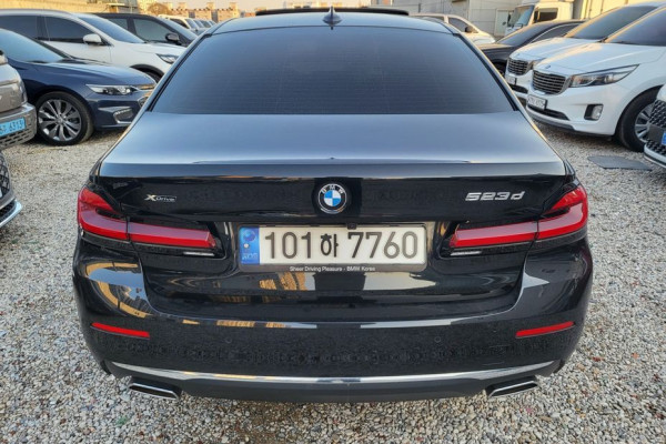 2022 BMW 5 серии с пробегом 66 894 км