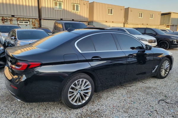 2022 BMW 5 серии с пробегом 66 894 км