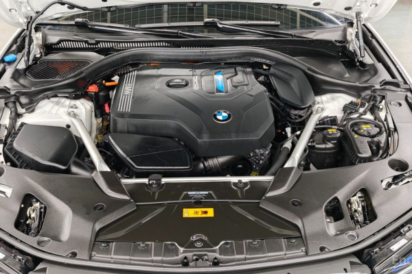 2022 BMW 5 серии с пробегом 34 690 км