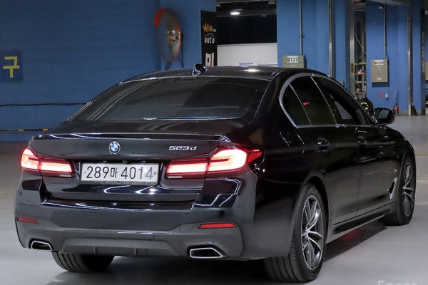 2022 BMW 5 серии с пробегом 67 169 км