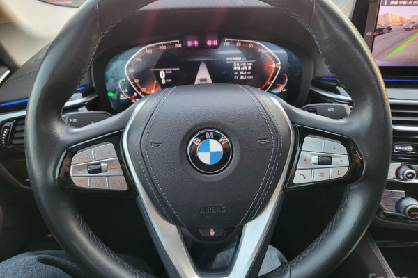 2022 BMW 5 серии с пробегом 66 894 км