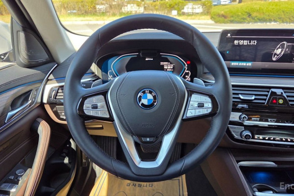 2023 BMW 5 серии с пробегом 26 064 км