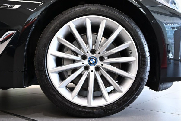 2022 BMW 5 серии с пробегом 9 139 км