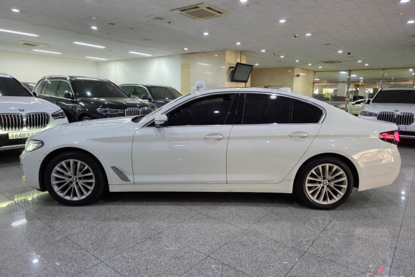 2023 BMW 5 серии с пробегом 75 763 км