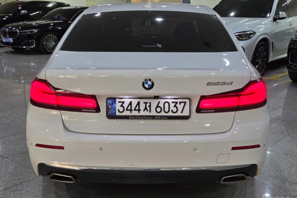 2023 BMW 5 серии с пробегом 75 763 км
