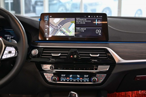 2022 BMW 5 серии с пробегом 9 139 км