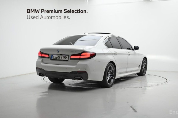2022 BMW 5 серии с пробегом 24 514 км