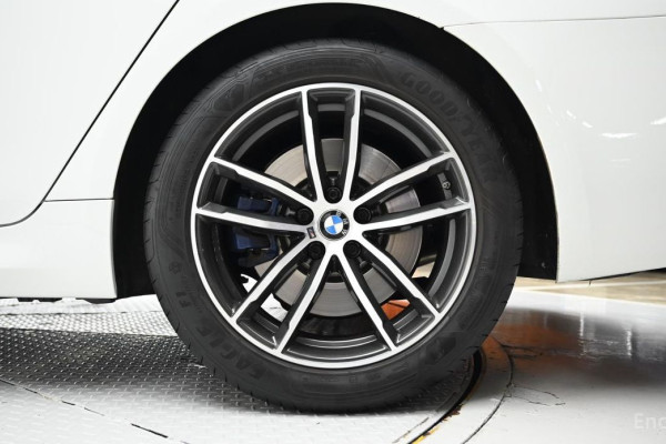 2022 BMW 5 серии с пробегом 24 514 км