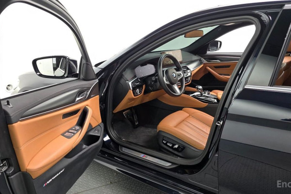 2022 BMW 5 серии с пробегом 43 094 км