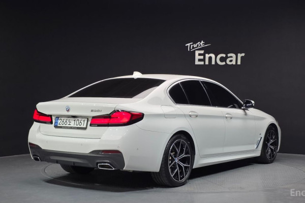 2022 BMW 5 серии с пробегом 42 971 км