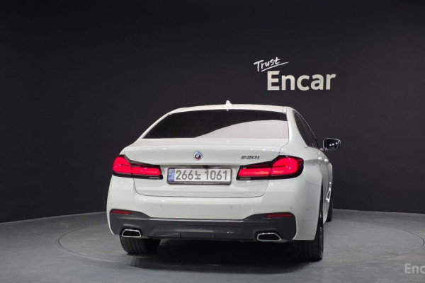 2022 BMW 5 серии с пробегом 42 971 км