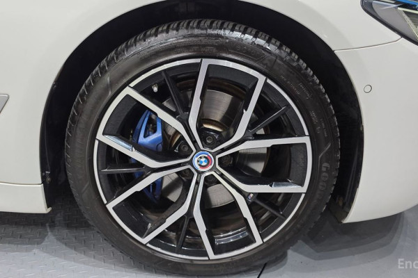 2022 BMW 5 серии с пробегом 42 971 км