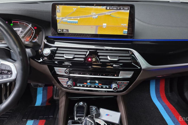 2022 BMW 5 серии с пробегом 42 971 км