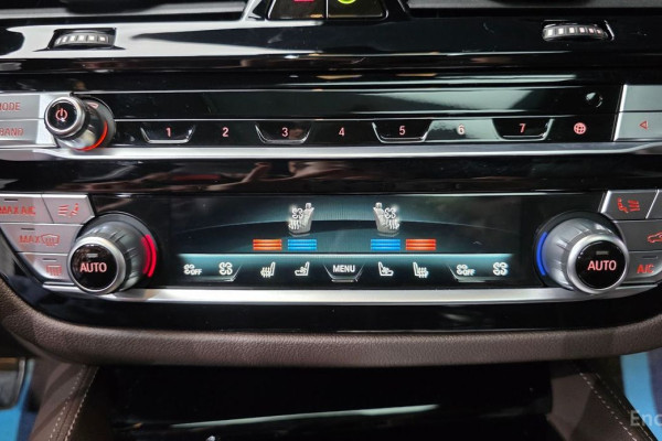 2022 BMW 5 серии с пробегом 42 971 км