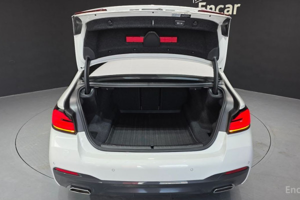 2022 BMW 5 серии с пробегом 42 971 км