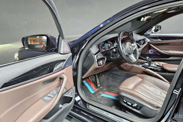 2022 BMW 5 серии с пробегом 66 336 км