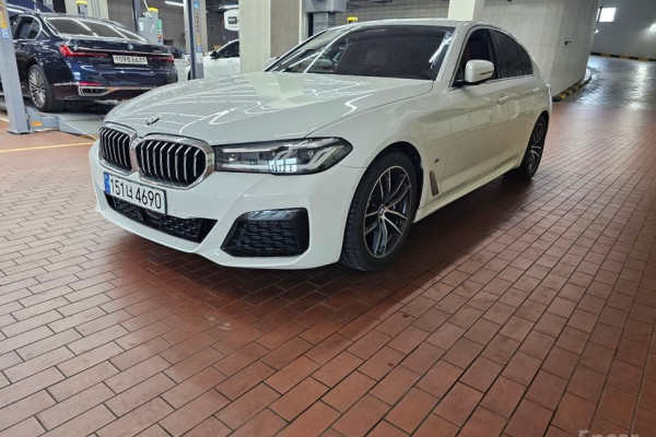2022 BMW 5 серии с пробегом 24 276 км