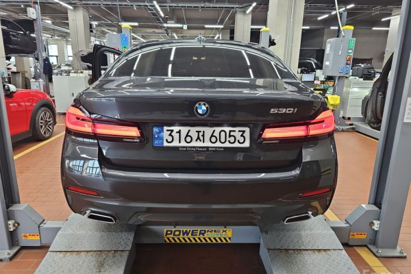 2022 BMW 5 серии с пробегом 13 306 км