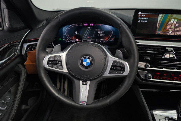 2022 BMW 5 серии с пробегом 66 661 км