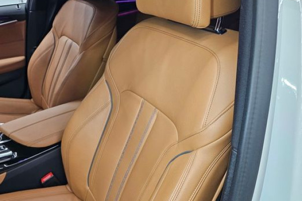 2022 BMW 5 серии с пробегом 24 276 км