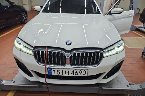 2022 BMW 5 серии с пробегом 24 276 км