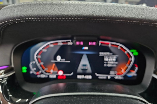 2022 BMW 5 серии с пробегом 24 276 км