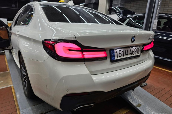 2022 BMW 5 серии с пробегом 24 276 км