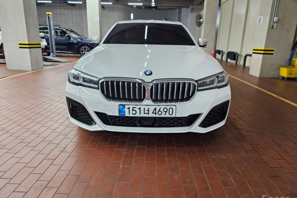 2022 BMW 5 серии с пробегом 24 276 км