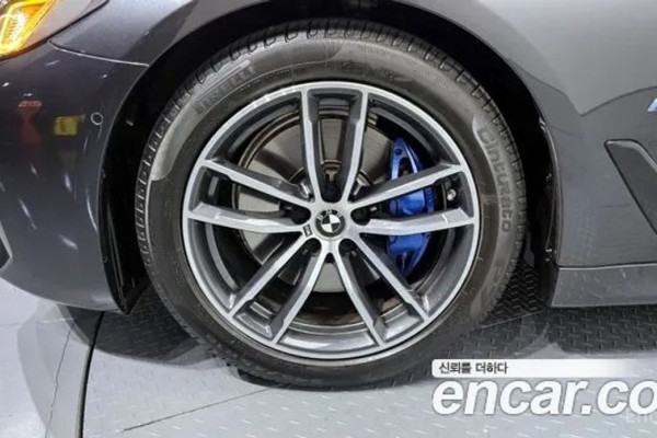 2022 BMW 5 серии с пробегом 33 984 км