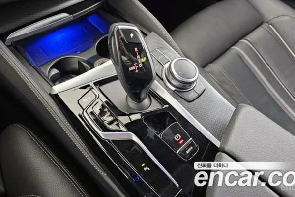 2022 BMW 5 серии с пробегом 33 984 км