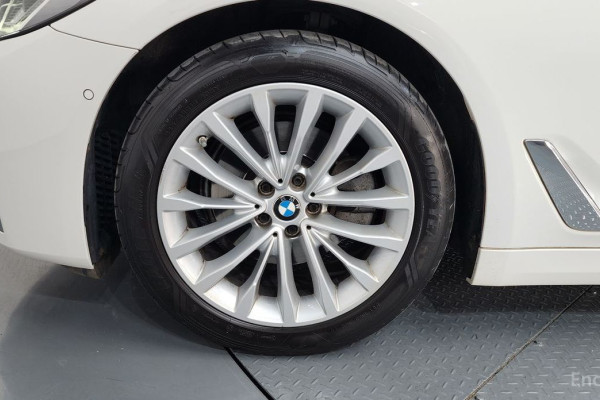 2022 BMW 5 серии с пробегом 43 668 км