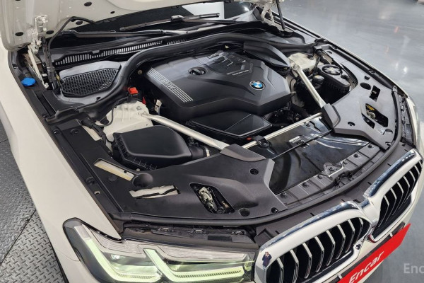 2022 BMW 5 серии с пробегом 43 668 км