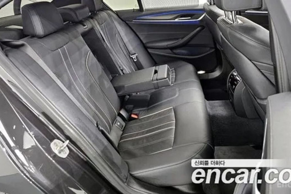 2022 BMW 5 серии с пробегом 33 984 км