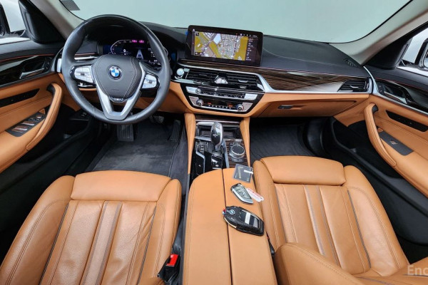 2022 BMW 5 серии с пробегом 43 668 км