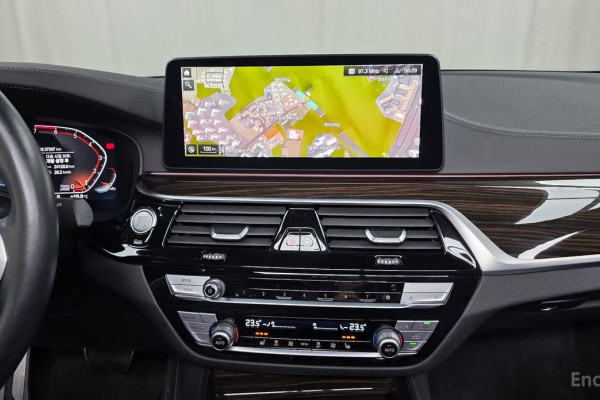 2022 BMW 5 серии с пробегом 37 507 км