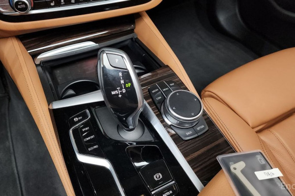 2022 BMW 5 серии с пробегом 43 668 км