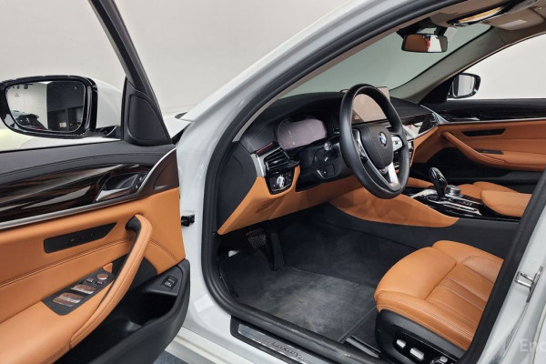 2022 BMW 5 серии с пробегом 43 668 км