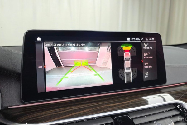 2022 BMW 5 серии с пробегом 37 507 км