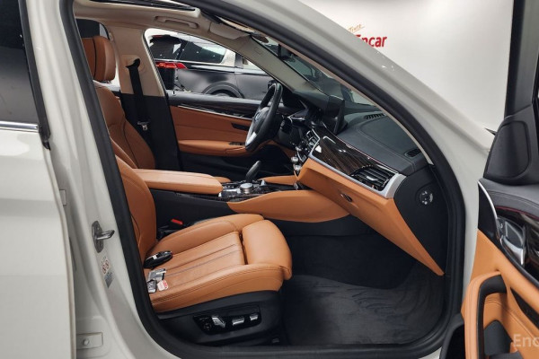 2022 BMW 5 серии с пробегом 43 668 км