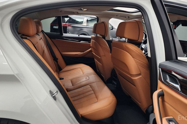 2022 BMW 5 серии с пробегом 43 668 км