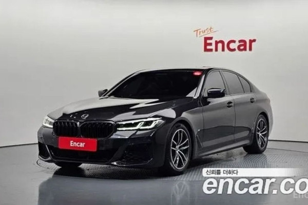2022 BMW 5 серии с пробегом 33 984 км