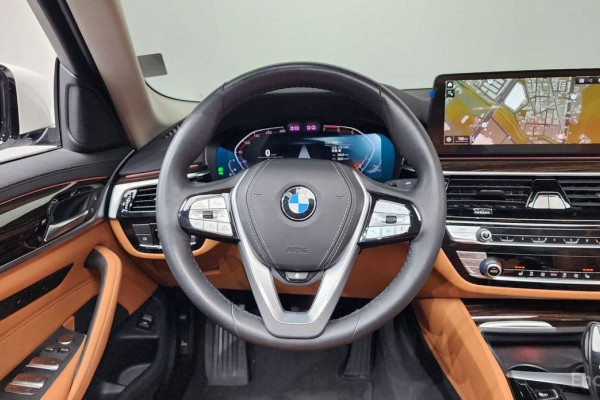 2022 BMW 5 серии с пробегом 43 668 км