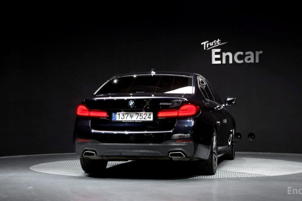 2022 BMW 5 серии с пробегом 43 321 км