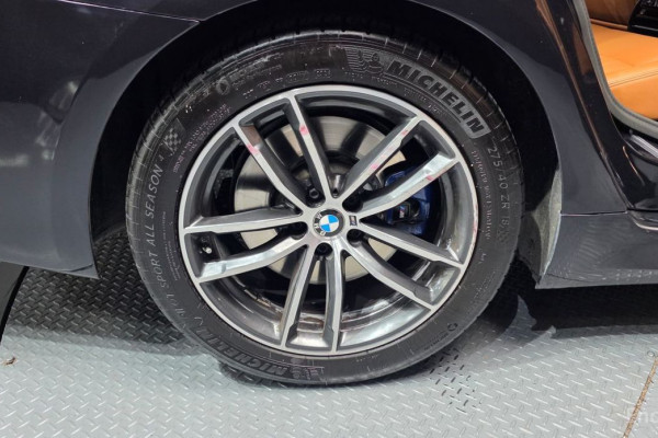 2022 BMW 5 серии с пробегом 43 321 км