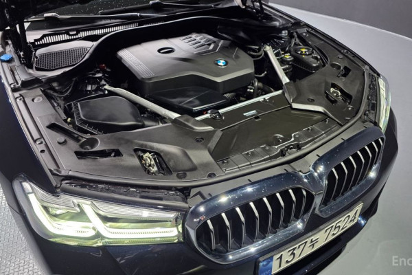 2022 BMW 5 серии с пробегом 43 321 км