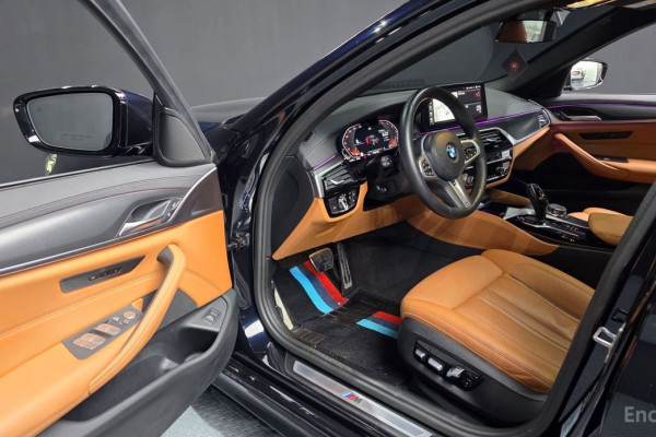 2022 BMW 5 серии с пробегом 43 321 км
