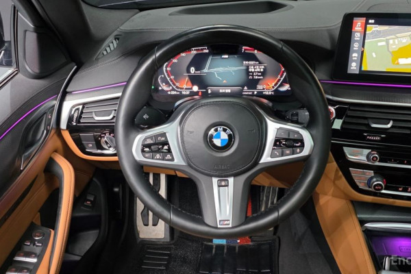 2022 BMW 5 серии с пробегом 43 321 км