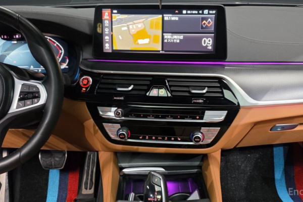 2022 BMW 5 серии с пробегом 43 321 км