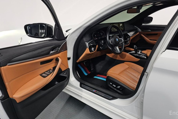 2022 BMW 5 серии с пробегом 45 331 км